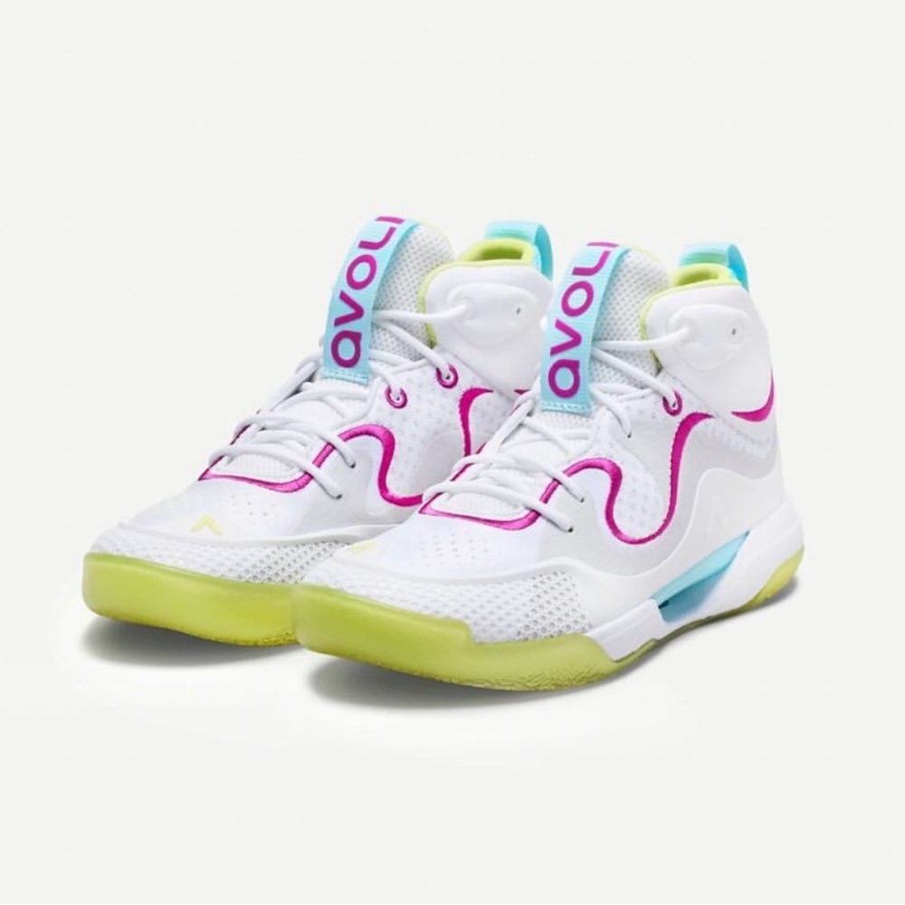 Avoli Mid Volleyball Shoes, size 8.5, new in box